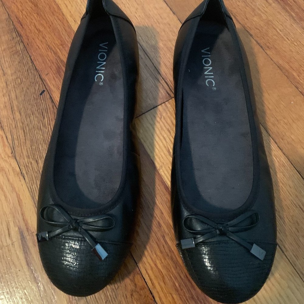 VIONIC MINNA BALLET FLAT in BLACK